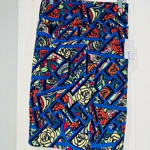 Ladies size large skirt. NWT